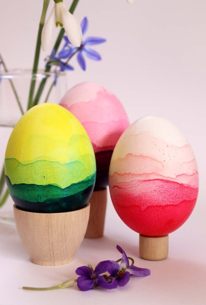 velikonoční vejce malovaná ve vrstvách